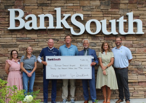 BankSouth Donates $25,000 to Putnam General Hospital